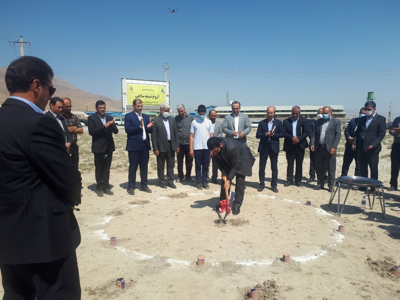 احداث کارخانه بزرگ تولید شیشه در ارومیه آغاز شد