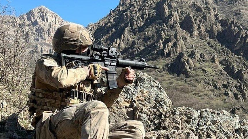 دوو ئەندامی پەکەکە لە ئاگری کوژران و دوو کەسی دیکەشیان لە مێرسین دەستگیر کران