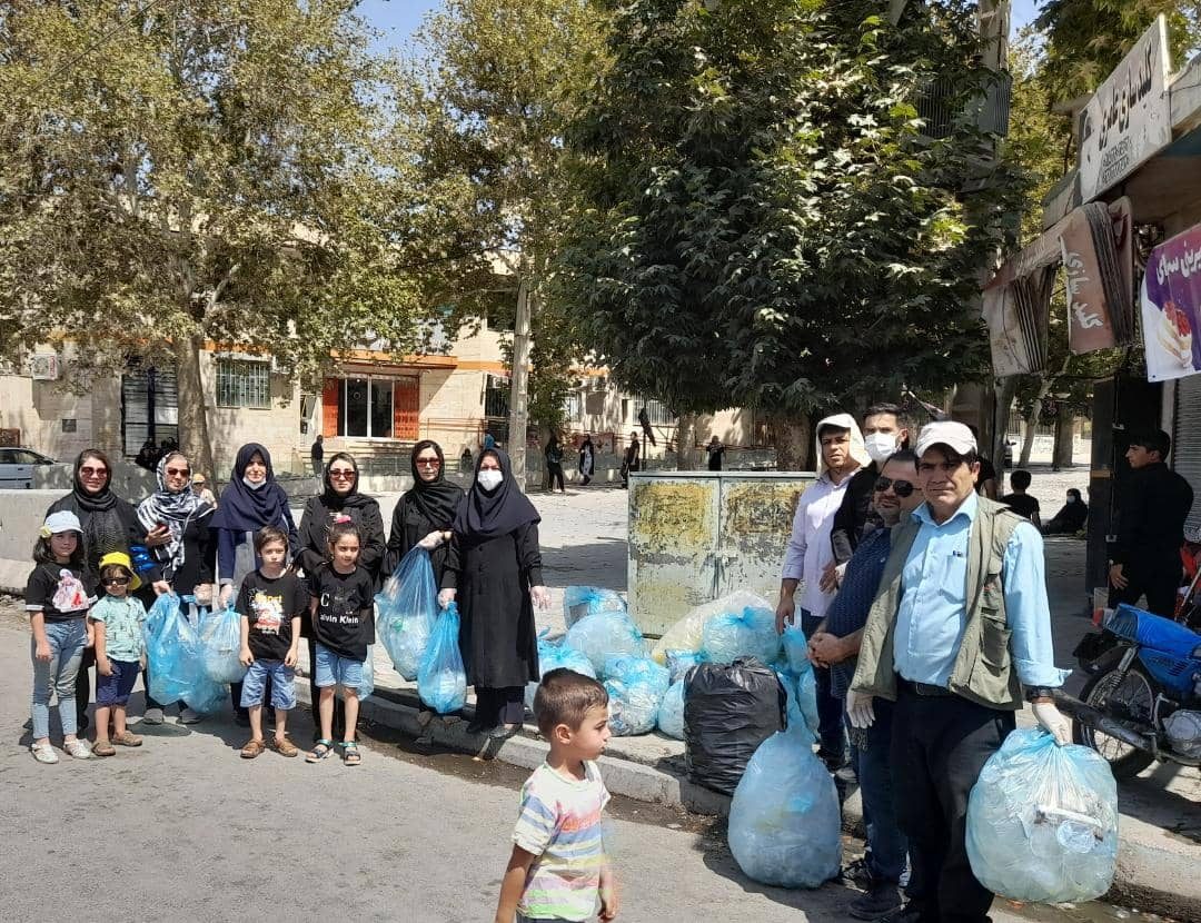 فرهنگ سازی فعالان زیست محیطی ایلام در روز عاشورا