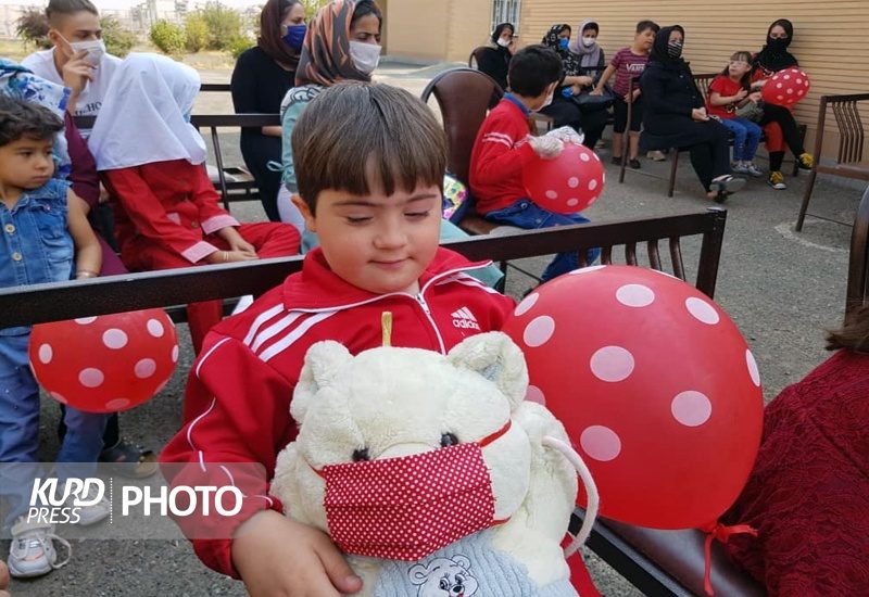240 کودک با نیاز ویژه پیش دبستانی کردستان آغاز سال تحصیلی را جشن گرفتند