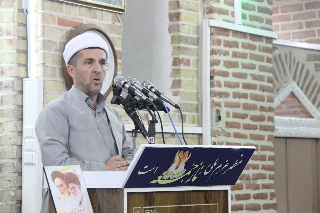 امام جمعه مهاباد: مسئولان باید جوابگوی مردم باشند