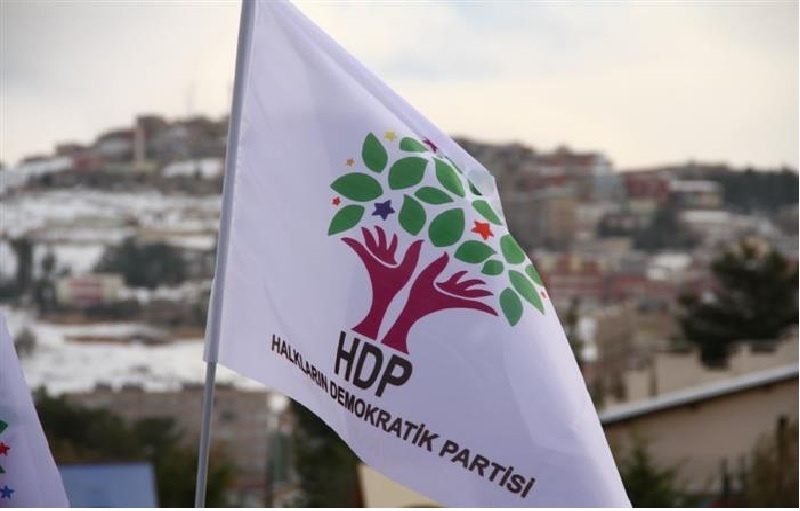 پارتەکانی ئۆپۆزیسیۆنی تورکیا خۆیان بەشەرمەزار دەزانن لەسەریەک مێز لەگەڵ هەدەپە دابنیشن