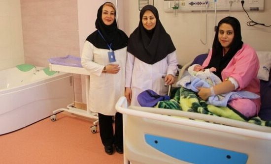 زوج های جوان نباید به دلیل مشکل مالی از داشتن فرزند محروم شوند