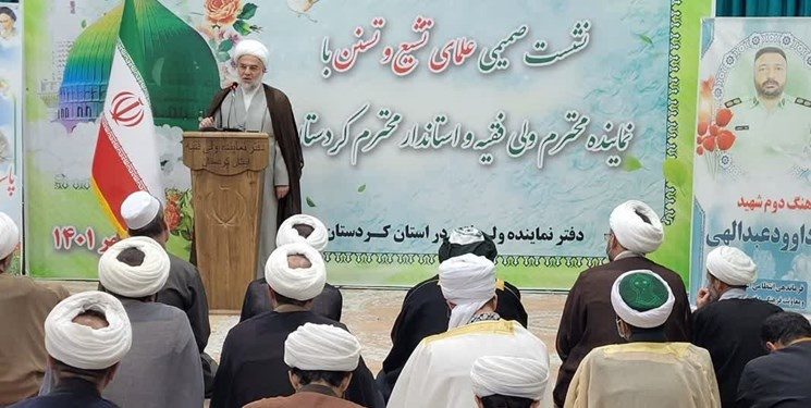 نماینده ولی فقیه در کردستان: اعتراض جوان ما ربطی به اجانب ندارد/اگر جرات دارید در مرزها با ما بجنگید
