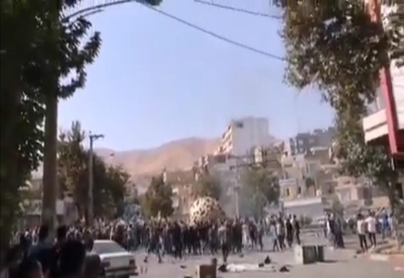 اعتراضات  پر تنش در دانشگاه علوم پزشکی کردستان / بیانیه جمعی از اساتید