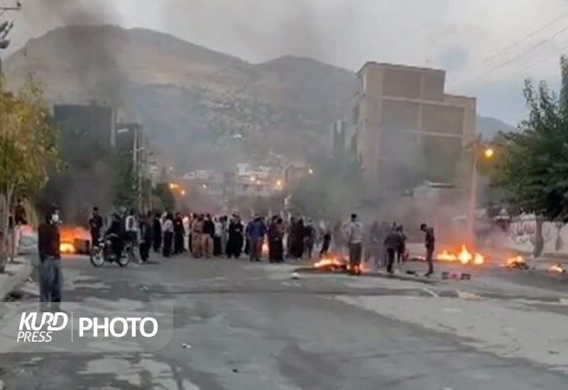 در ناآرامی های امروز دیواندره چه گذشت؟/تعطیلی عمده مغازه ها  بازار در شهرهای کردستان