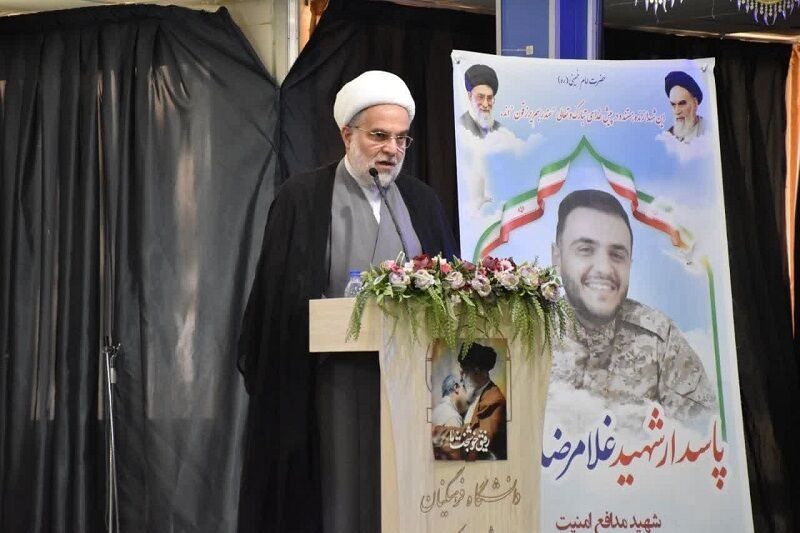 نماینده ولی فقیه در کردستان: سواد رسانه ای و دشمن شناسی دانشجویان ضروری است