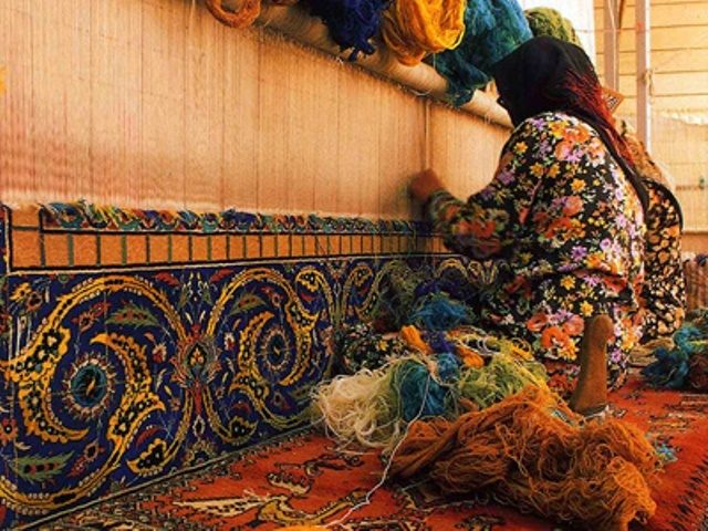 ۲۵۰ میلیارد ریال تسهیلات بانکی به قالیبافان آذربایجان غربی تخصیص یافت