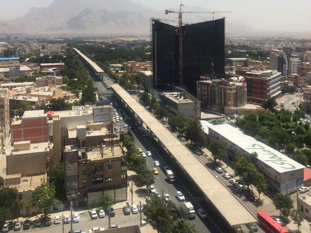 دست رانت خوارها باید از پر‌وژه‌ها کوتاه شود