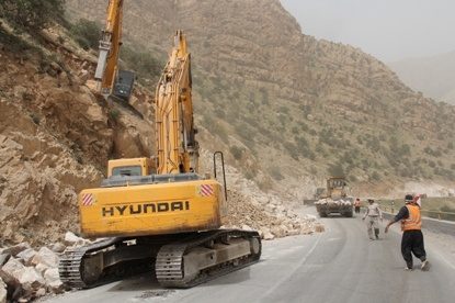 اصلاح ۳۴ نقطه پرحادثه در جاده های کرمانشاه