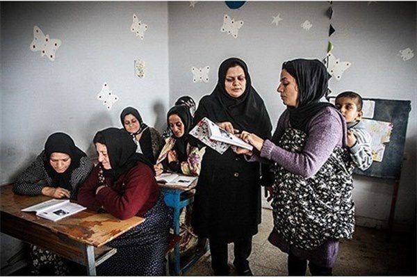 آذربایجان غربی در ردیف استان های دارای بیشترین بیسواد!