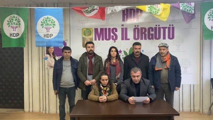 حمله افراد ناشناس به ساختمان HDP در موش
