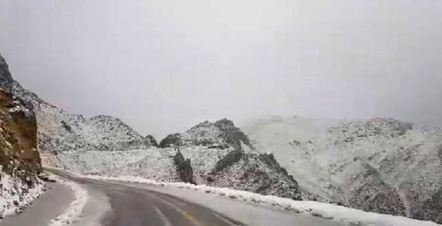 تردد در محورهای اورامانات تنها با زنجیر چرخ امکان پذیر است