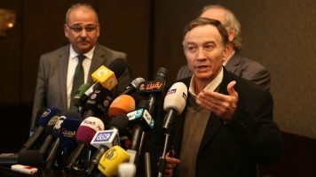 به جای نزدیک شدن به دولت ترکیه، سوریە را بازسازی کنید