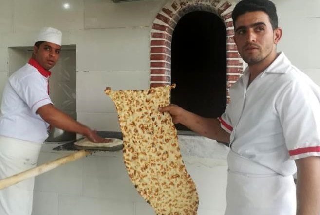 نه به اون خمیری، نه به این فطیری! / نارضایتی مردم ایلام از کیفیت نان