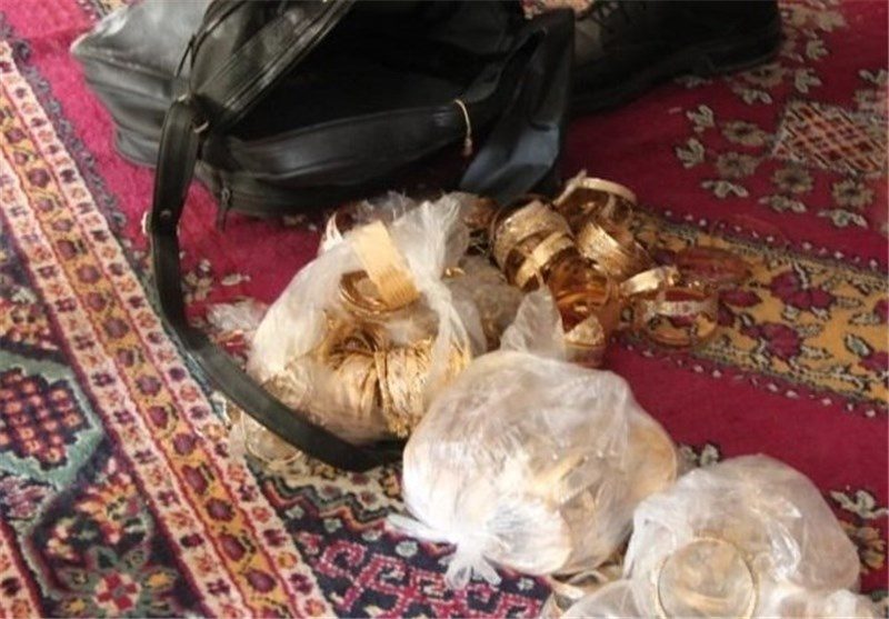 طلاهای سرقتی در  چرداول به صاحبش برگشت