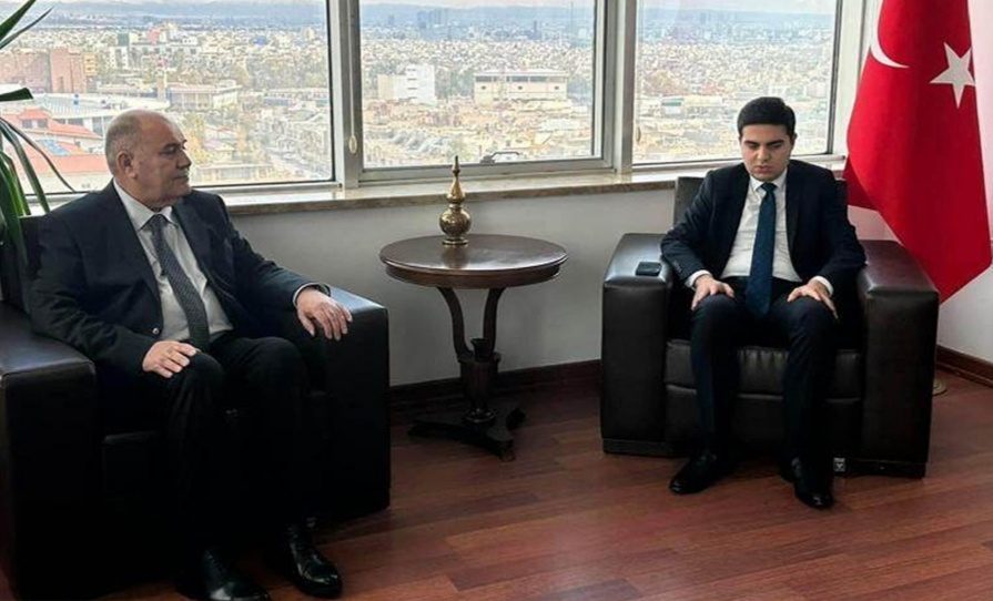 شاندێکی یەکێتی بە مەبەستی دەربڕینی هاوسۆزی بۆ گەلی تورکیا سەردانی کونسوڵخانەی تورکیای کرد
