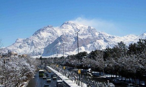 تاخیر دو ساعته ادارات  چهار شهرستان کرمانشاه به دلیل یخبندان