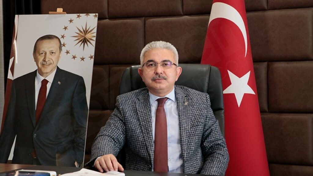 ساختمان های ساخته شده توسط شرکت یکی از رؤسای AKP فرو ریختند