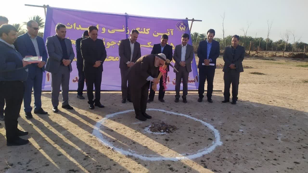 کلنگ زنی ۲۵۰ قطعه زمین برای ساخت مسکن مددجویان کمیته امداد در ایلام