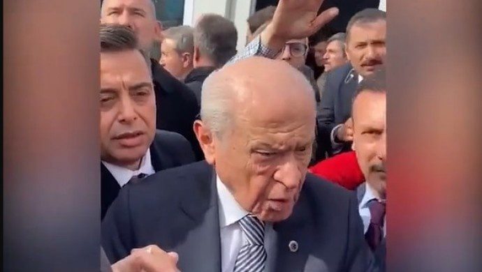 عصبانیت و پرخاش دولت باغچه لی در واکنش به اعتراض مردم زلزله زده