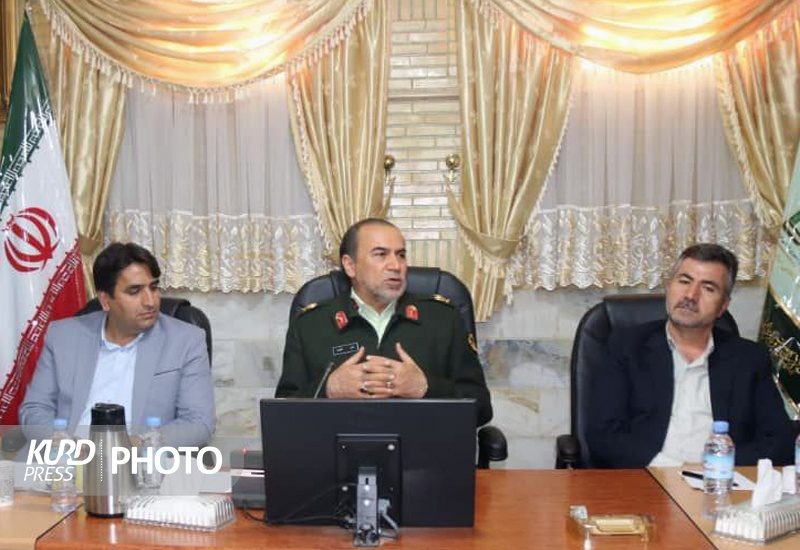 سردار آزادی: ساماندهی دستفروشان و وانت بارها در شرایط فعلی به صلاح نیست