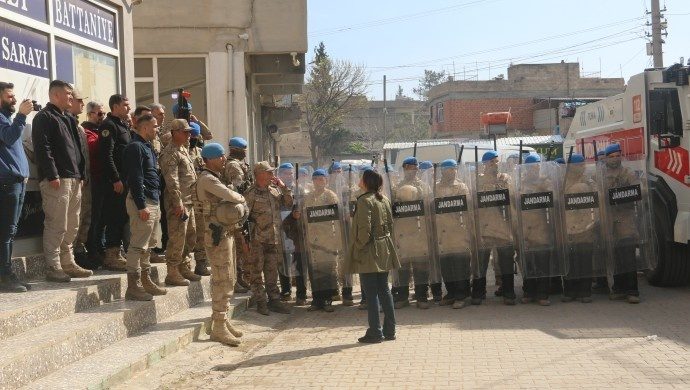 بازداشت هفت تن در حمله پلیس به مراسم افتتاحیه دفتر انتخاباتی حزب چپ سبز در شانلی‌اورفا