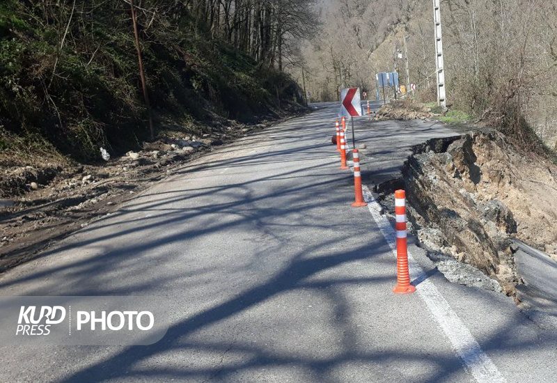 انجام ۸۷ عملیات ریزش برداری پس از باران در جاده های کردستان