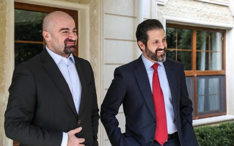 رابطه بافل  و قباد دو پسر طالبانی بسیار عالی است و هیچگونه  اختلافی بین آنها وجود ندارد
