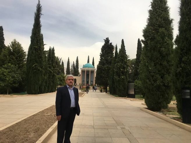 شعر چون آبی سرازیر در کاسه های گوناگون / حبیب الله مستوفی