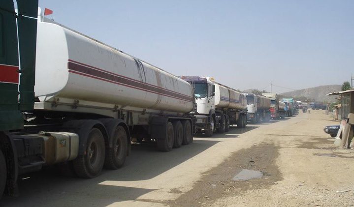 ماوەی سێ هەفتەیە حکوومەتی هەرێم  بە تانکەر نەوت هەناردەی تورکیا دەکات