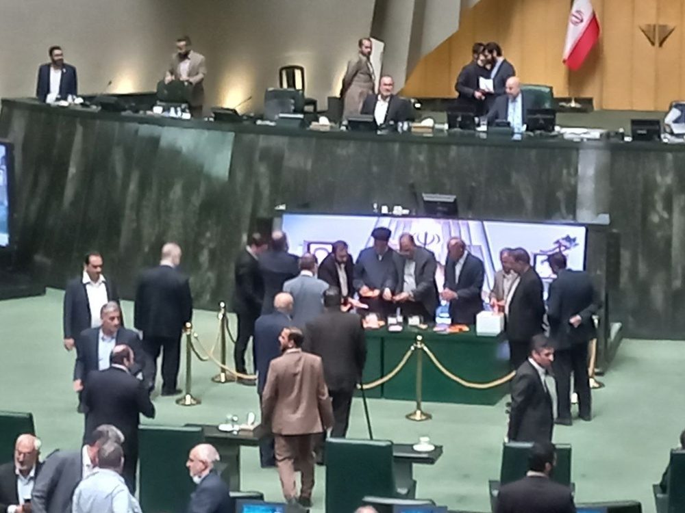 وزیر صمت استیضاح شد