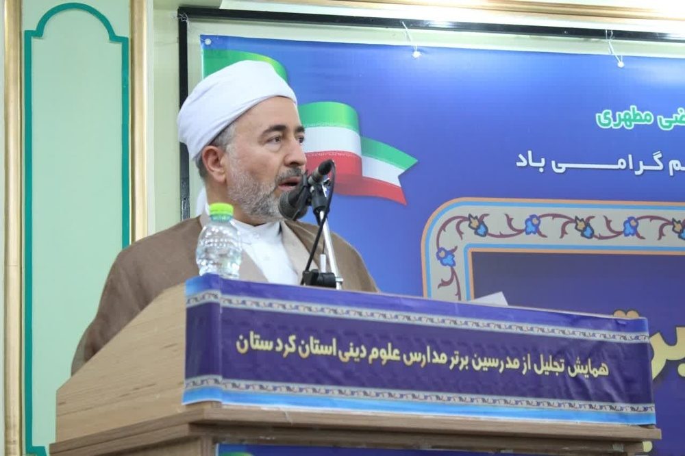 مسئولیت‌پذیری قومی در رابطه با احیای دین  ضعیف و کمرنگ شده است