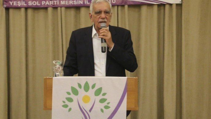 امروز ده هزار فعال سیاسی کرد در زندان هستند/کردها در انتخابات پاسخ لازم را به دولت سرکوبگر خواهند داد