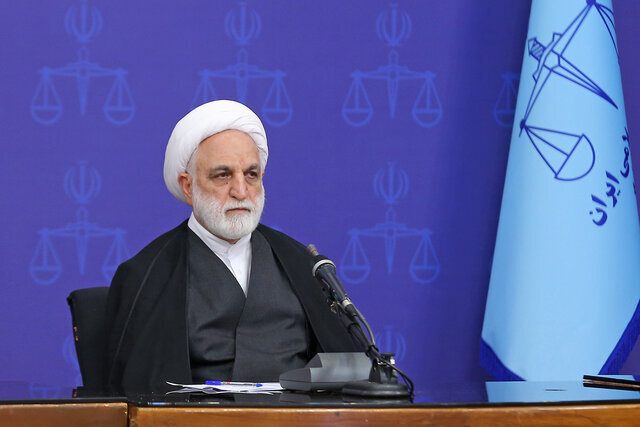 مردم کردستان خدمات ارزنده ای به نظام داشته اند/ از ظرفیت های استان برای توسعه به خوبی استفاده نشده است