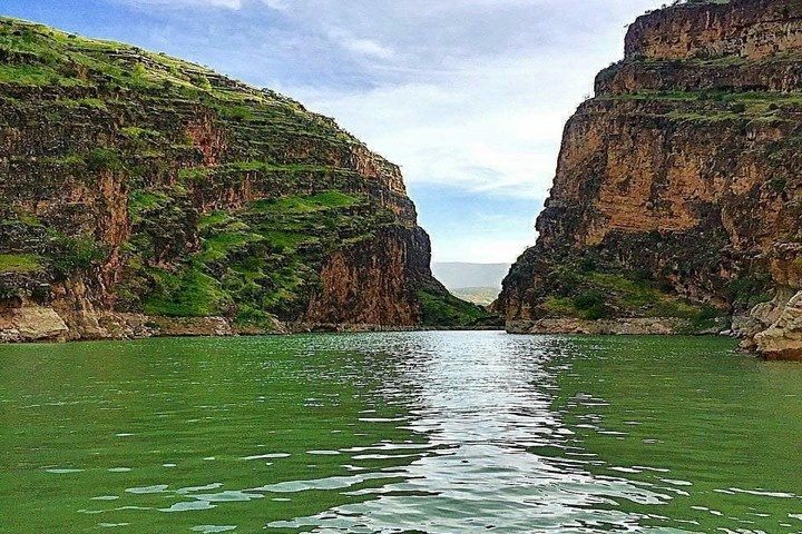 تقویت زیرساخت گردشگری تنگه کافری بدره ایلام در راستای مطالبه گردشگران نوروزی