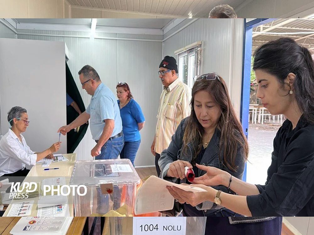 Polls close in Turkey elections