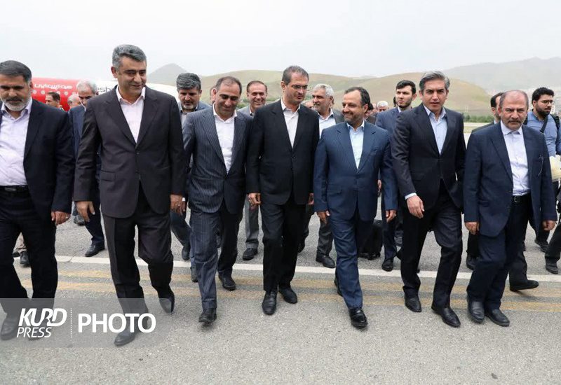 وزیر امور اقتصادی و دارایی وارد سنندج شد