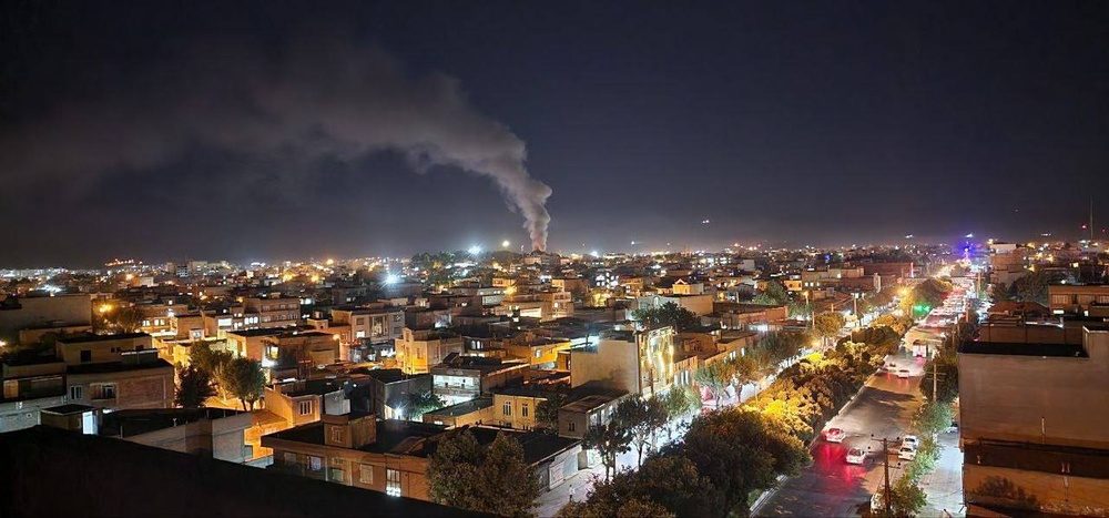 آتش‌سوزی گسترده در بازار نقده/۲۰ نفر مصدوم شدند/فرماندار:کسی مصدوم نشد!
