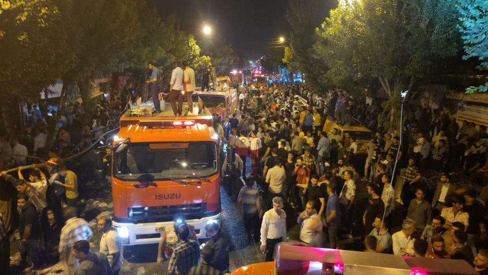 تعداد مصدومان آتش سوزی بازار نقده به ٣٥ نفر رسید