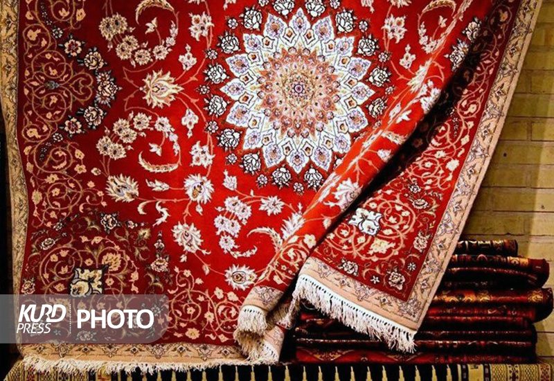 صدور شناسنامه و گواهی اصالت فرش دستباف در کردستان