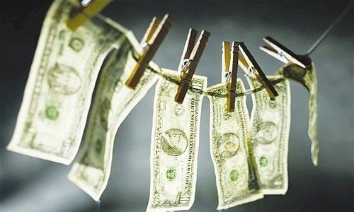استاندار آذربایجان غربی خواستار مبارزه با پول های کثیف و سرگردان در استان شد