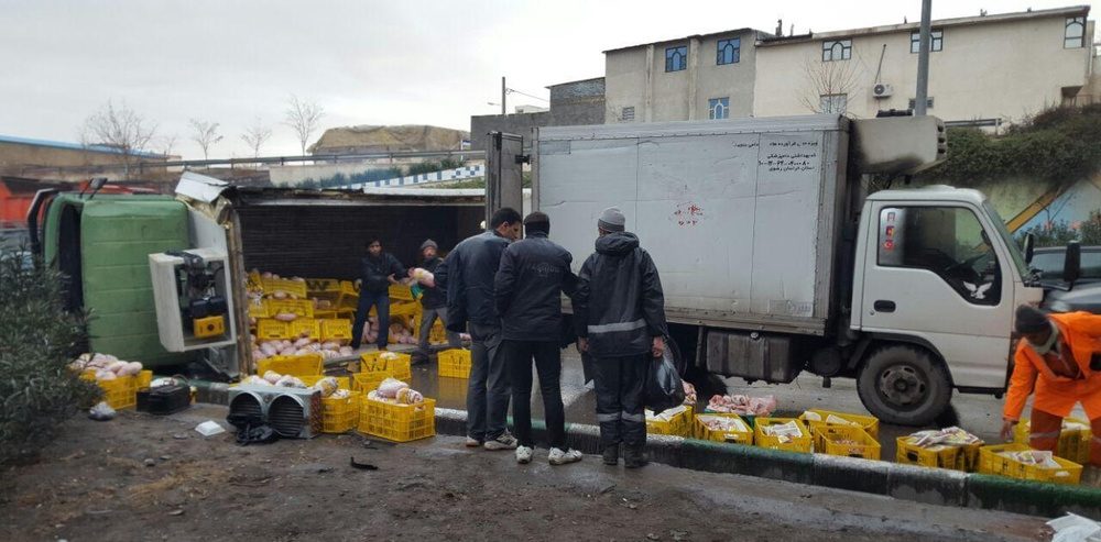 تریلی ترکیه ای در محور ارومیه – سلماس واژگون شد