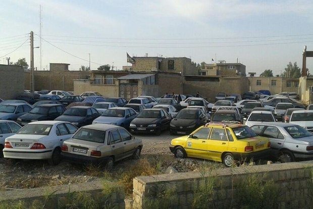 زائران خودرو خود را درب منازل و روی رفوژ میانی بلوارهای مهران پارک نکنند / حمل با جرثقیل در انتظار متخلفین