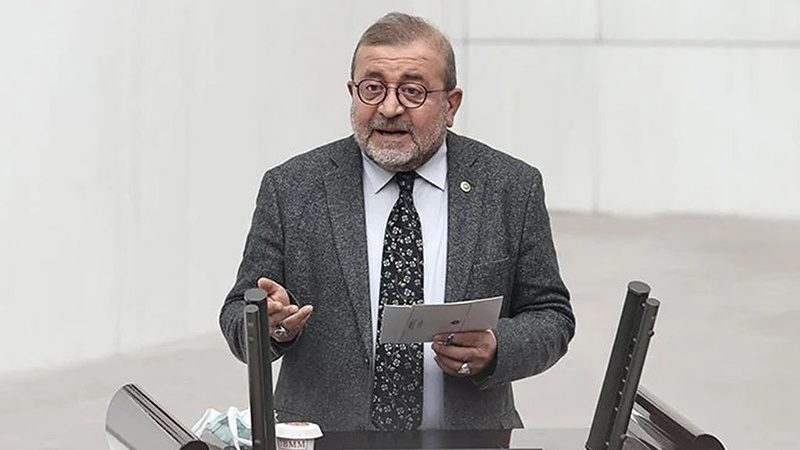 کمال بلبل نامزد ریاست حزب چپ سبز می شود