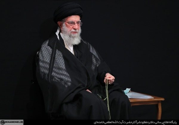 رهبر انقلاب خطاب به دانشجویان: اگر مقاومت کردید آن وقت قله را فتح خواهید کرد