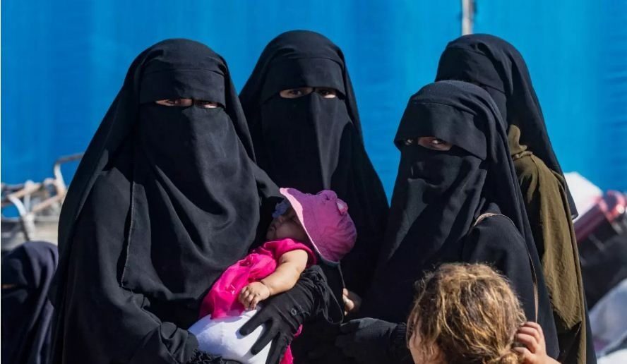 آمریکا اتباع عضو داعش خود را از سوریه خارج می کند