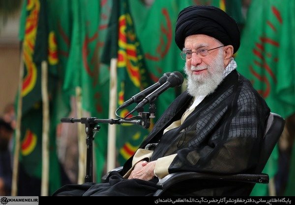 رهبر انقلاب: جوانان امروز ما مانند دوران دفاع مقدس می توانند همه مشکلات را حل کنند