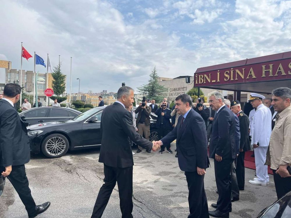 وزیر کشور، رئیس میت و شهردار آنکارا به دیدن مجروحان حمله انتحاری امروز رفتند