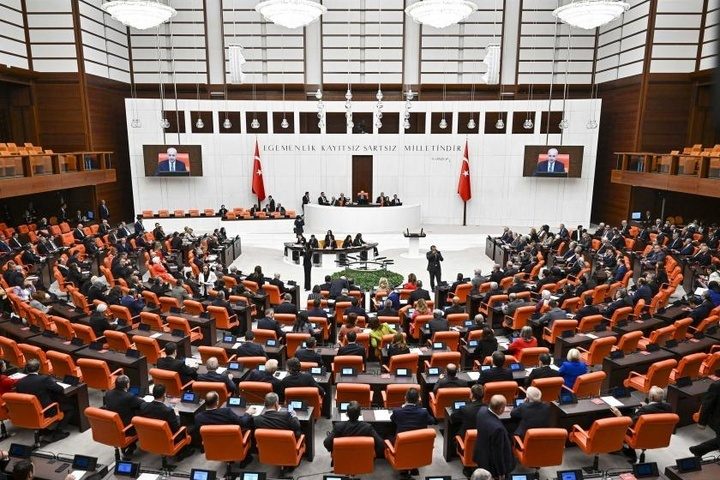 ماوە مانەوەی هێزەکانی تورکیا لە عێراق و سووریا  درێژ کرایەوە